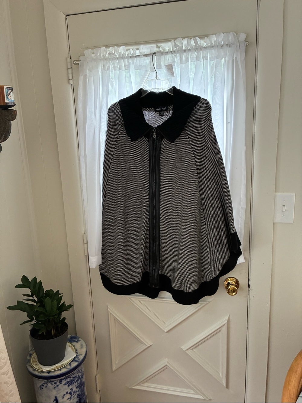 Tahari Black and Gray Zip-Front Knit Cape with Contrast Collar